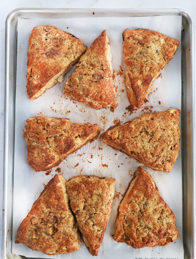 Apple scones